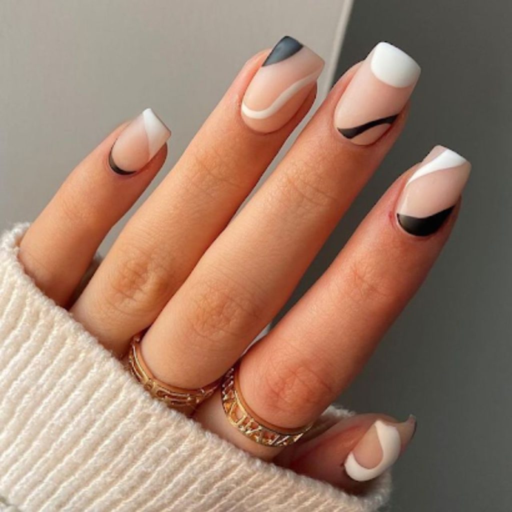 Black and White Short Coffin Nails for Galm Look