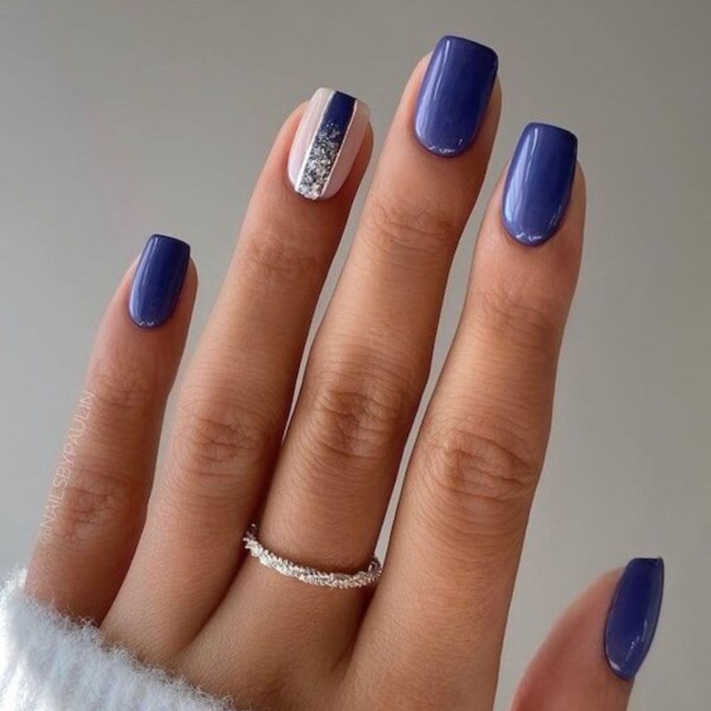 Blue Classy Short Nail Designs For Dazzling Look