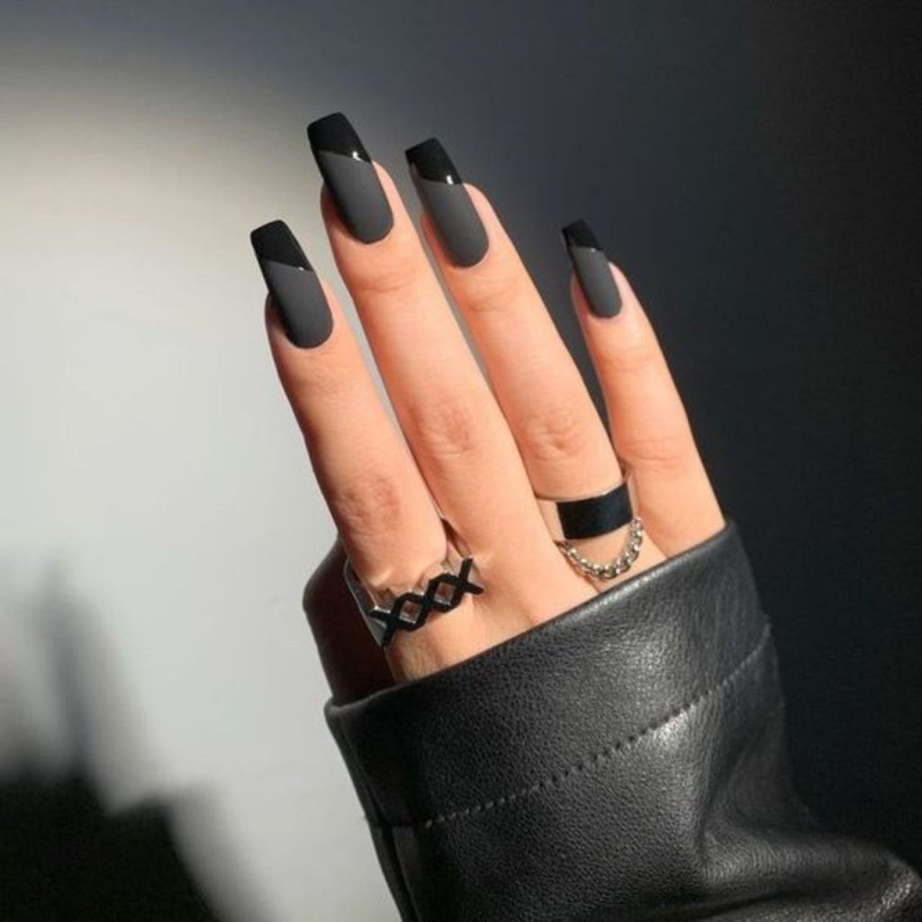 Coffin Black Nail Designs for Dazzling look