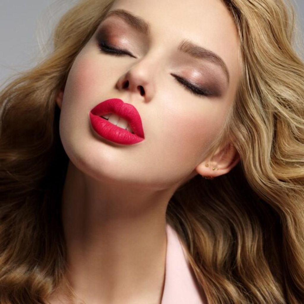 Emphasize Your Lips with Color Theory Makeup Lipstick
