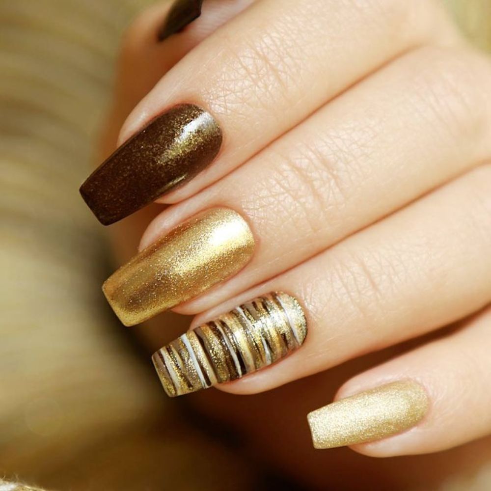 Golden Chrome Nails for your Galm Birthday Look