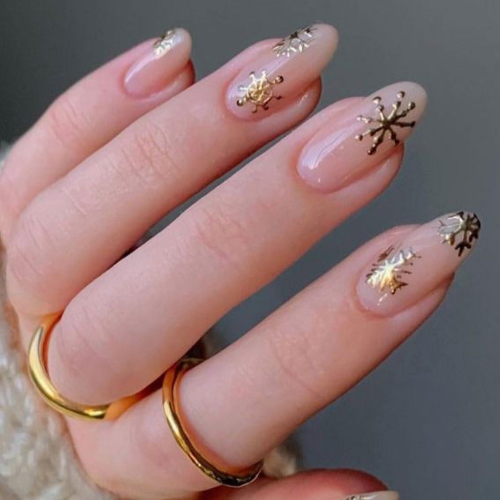 Golden Micro Sparkle Winter Nail Designs For Graceful Look