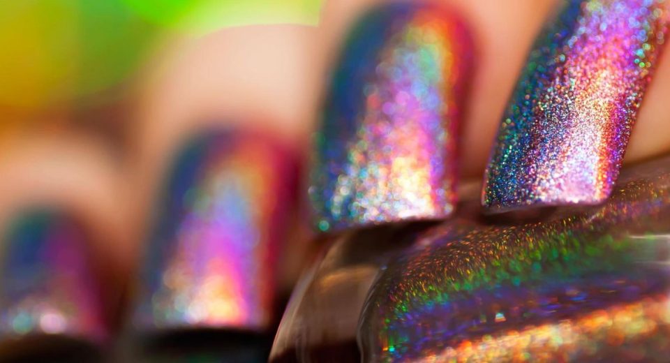 Holographic Chrome Nails