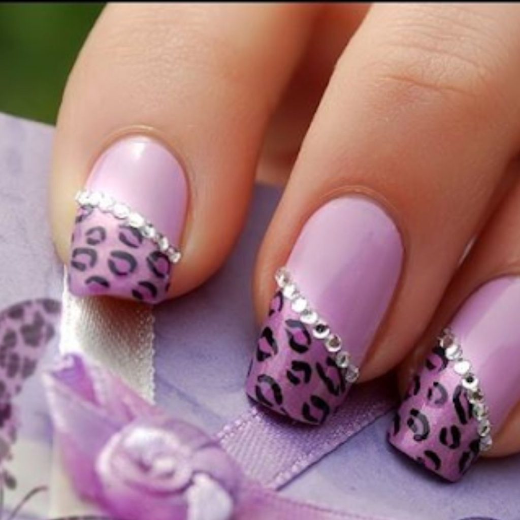 Leapord Purple Nails for Chic Manicure