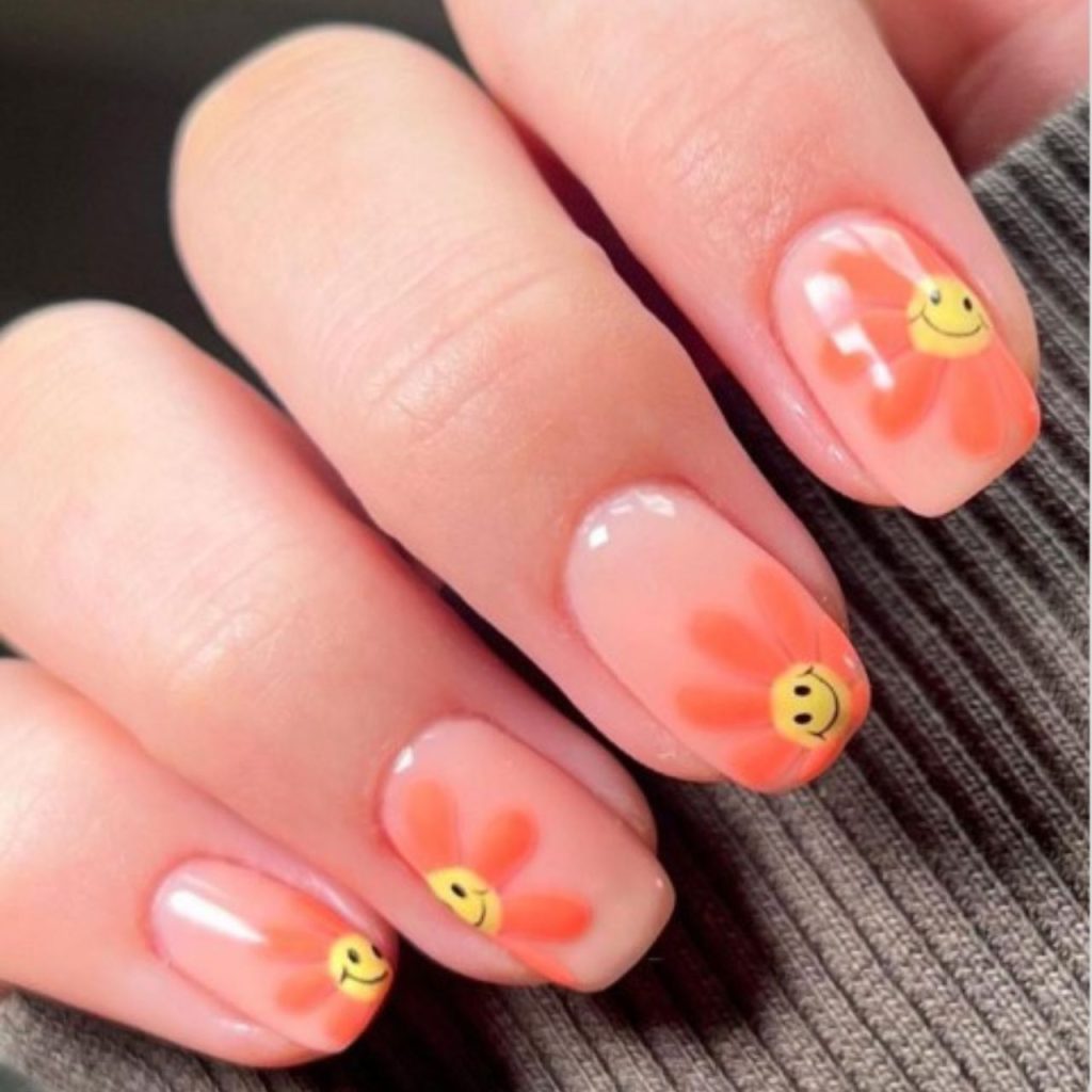 Peachy Summer Nails