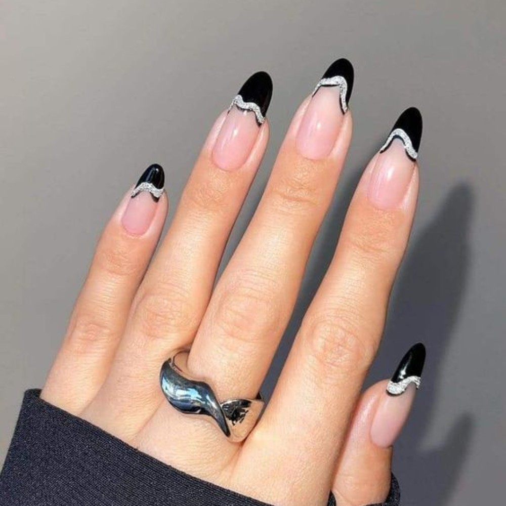 Silver And Black Winter Nail Designs For Graceful Look