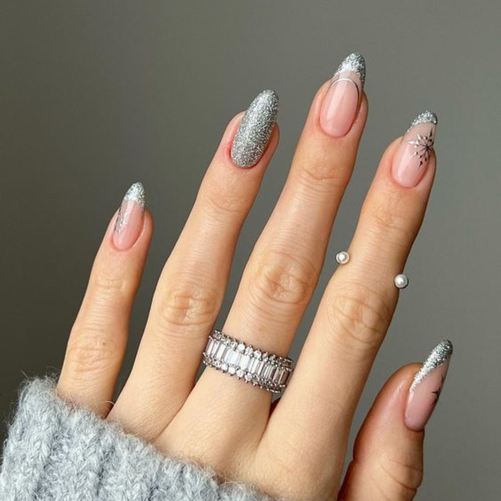 Snowflake Winter Nails For Graceful Look