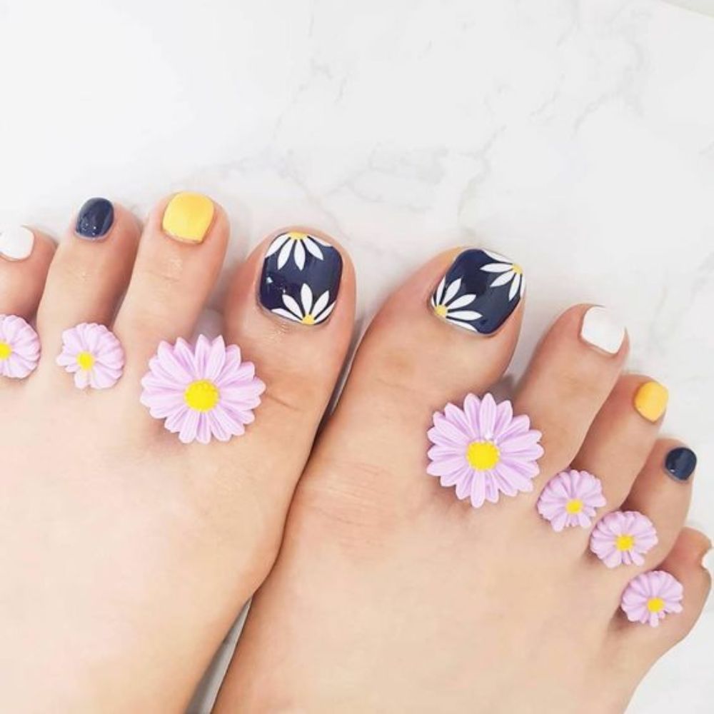 Toe Sunflower Nail Designs for Stylish Look 2024