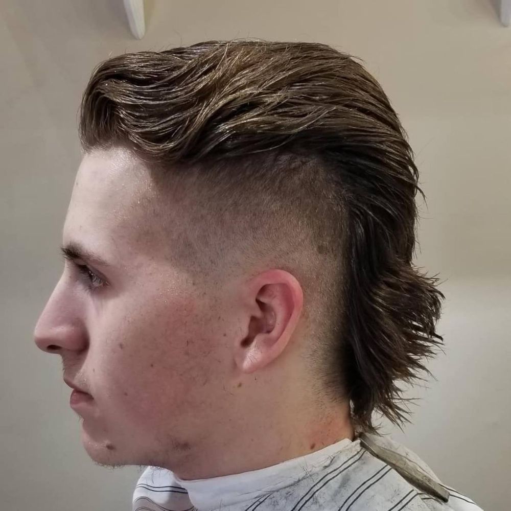 Wavy Burst Fade Mullet For A Chic Look