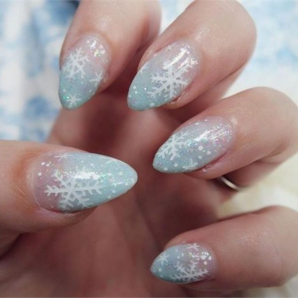 Frosty Glam Teal Nails for Refreshing Look