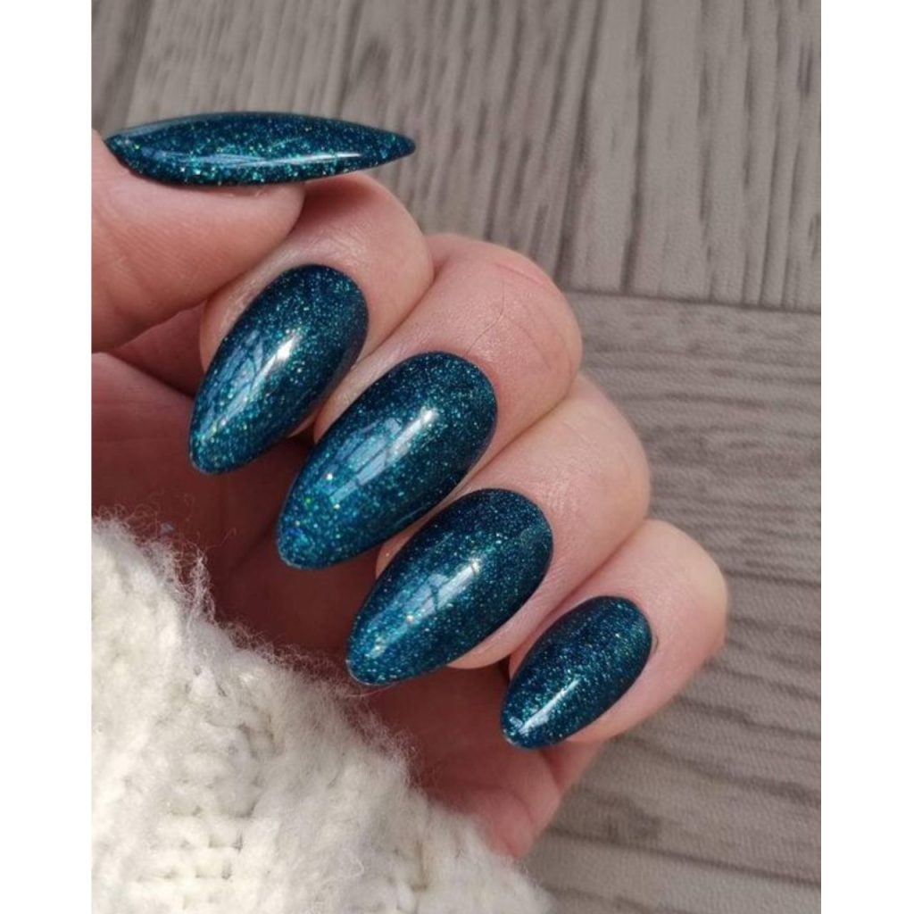 Glittering Fall Teal Nails for Refreshing Look