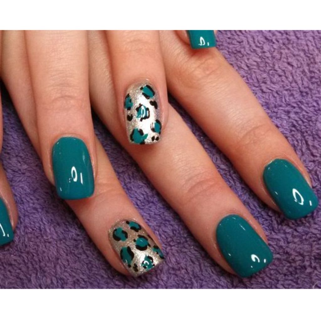 Leopard Teal Nails for Refreshing Look
