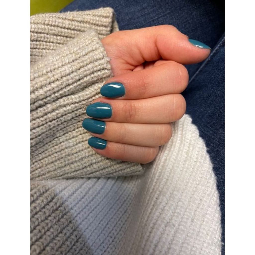Stunning Teal Nails for Refreshing Look