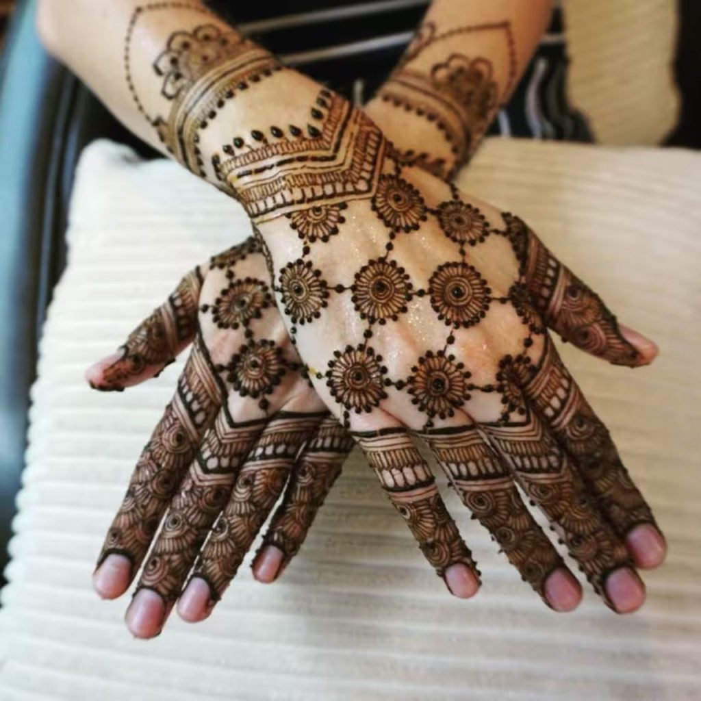 Contemporary Special Charming Mehndi Design For Eid