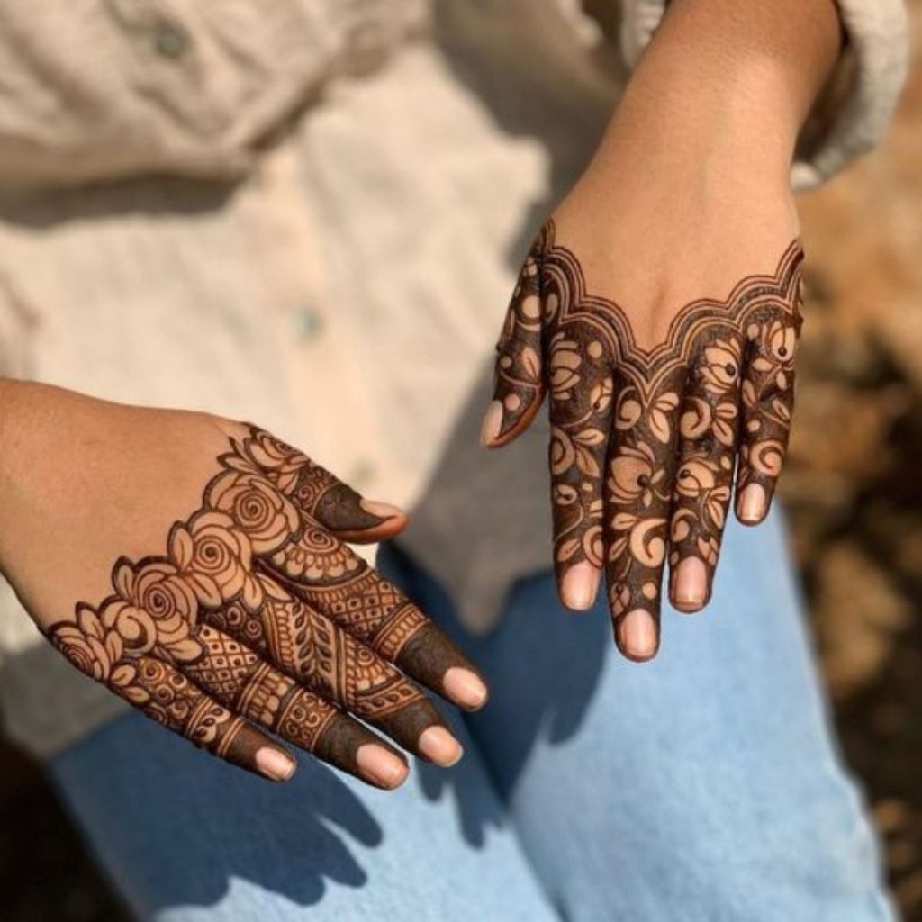 Personalized Backhand Mehndi Designs for a Chic Look