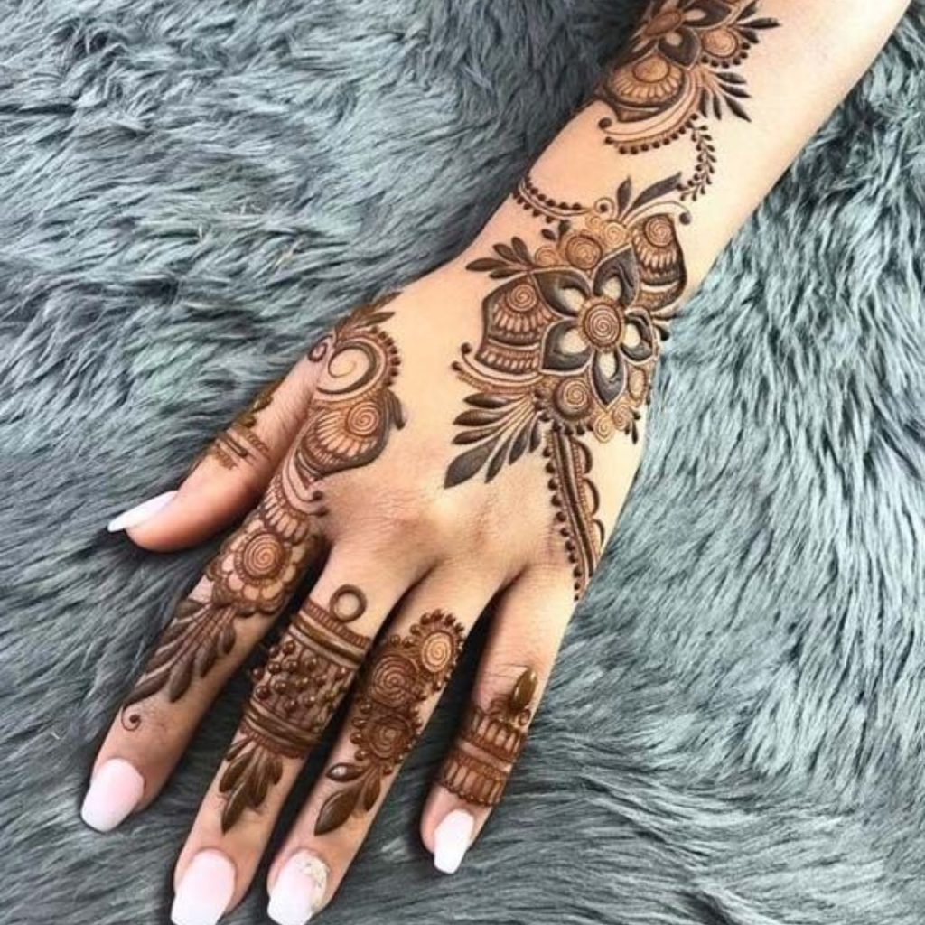 Stylish Arabic Design Special Charming Mehndi Design For Eid