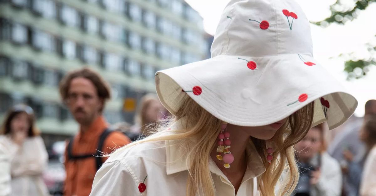 10 Best Rainhats For Ladies For A Cool Look