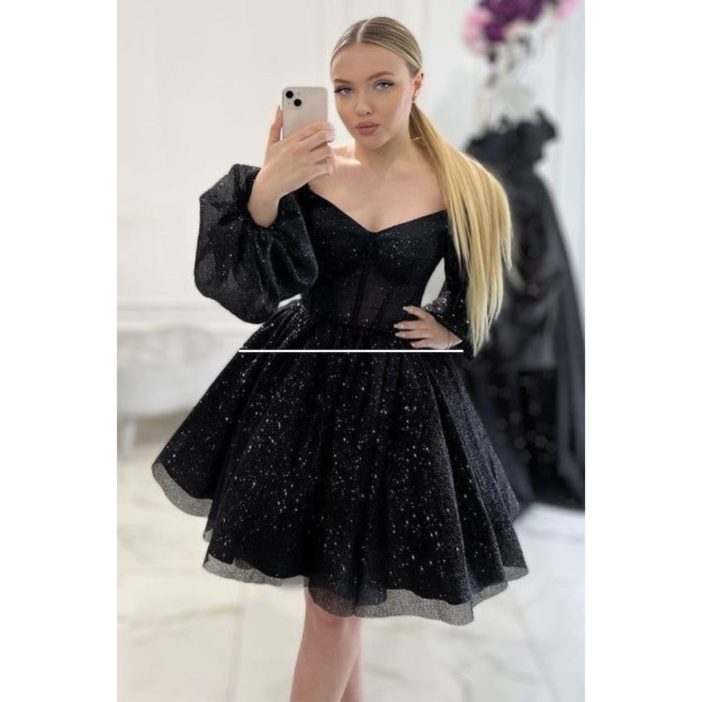 Cocktail dress in black colour